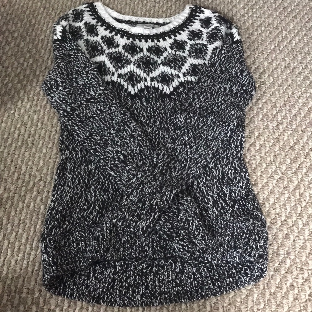 Bass sweater